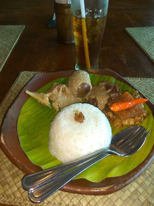 Gudeg Yu Djum Pusat Maguwo 4