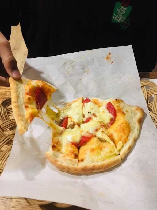 Panties Pizza Jogja Jakal 7