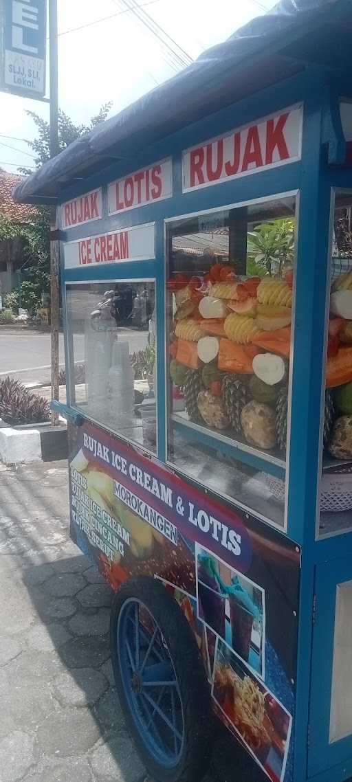 Rujak Es Cream Morokangen 5