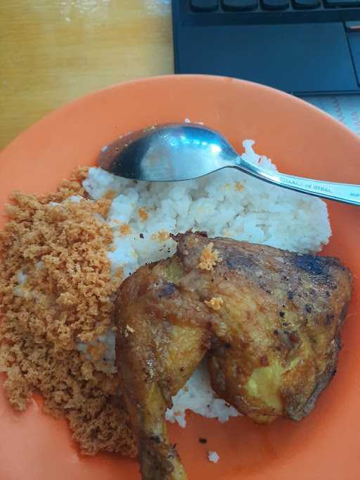 Spesial Ayam Kremes Al-Maidah 8