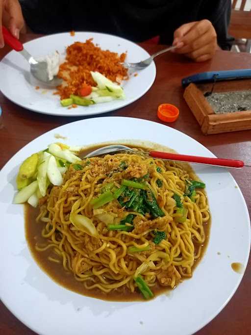 Al-Ghazali Nasi Goreng Diwek 9