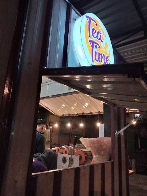 Tea Time Tebuireng Cukir 2