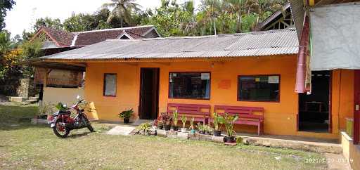 Warung Lesehan Bu Dhani 7