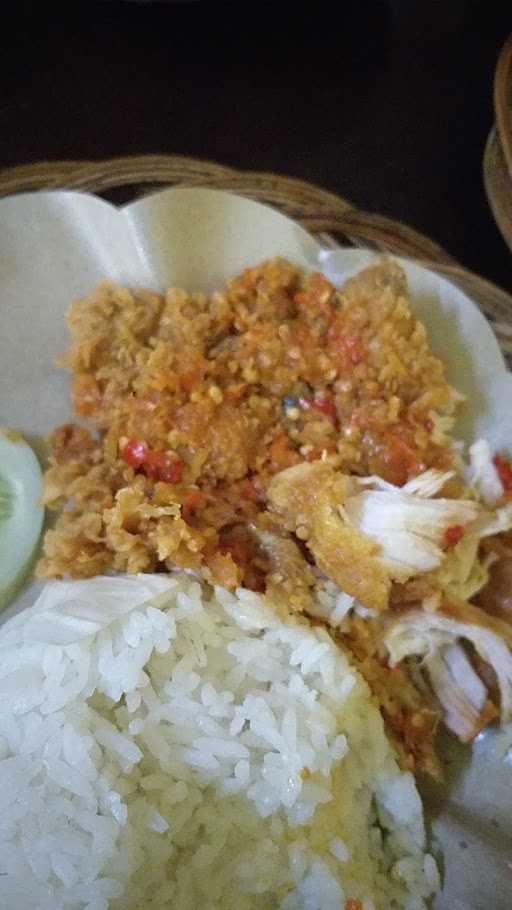 Ayam Mantuul 8