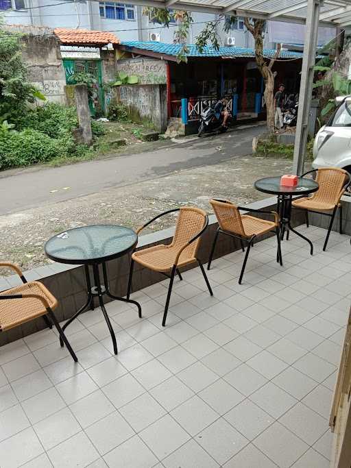 Dapur Selot Cafe & Resto 5