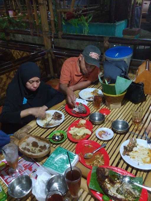 Rumah Makan Galuga Dramaga 9