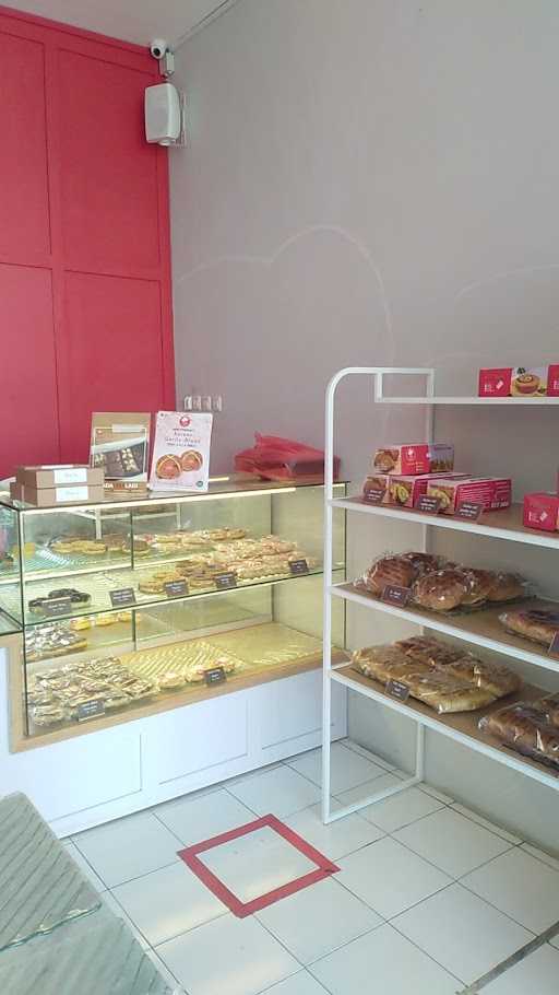 Lily Bakery 4