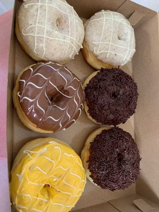 Eryn Donuts 5