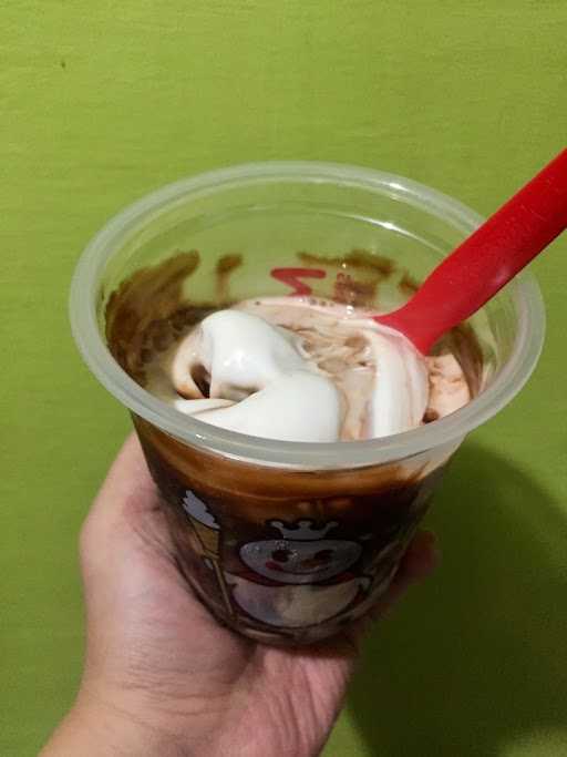 Mixue Ice Cream & Tea - Dukuh Kupang 8