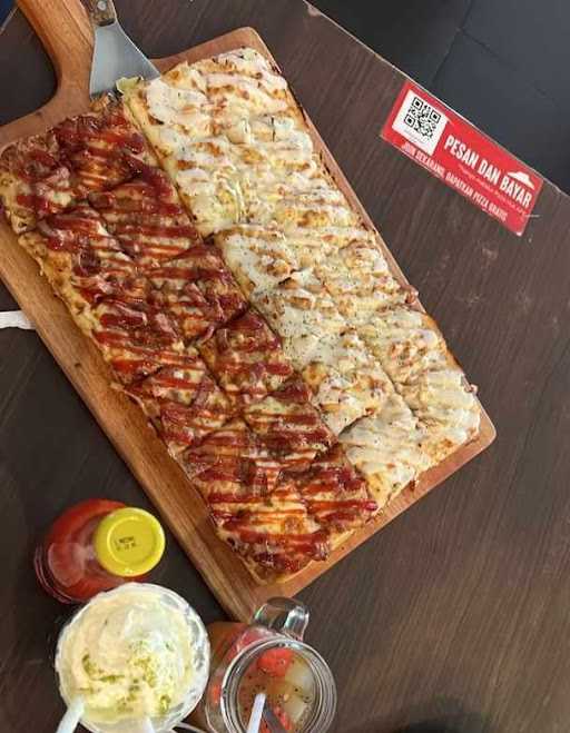 Pizza Hut Restoran 10