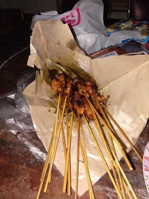 Sate Babi Bawah Pohon Bli Kawe 10