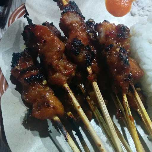 Sate Babi Bawah Pohon Bli Kawe 2