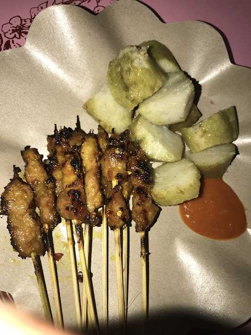 Sate Babi Bawah Pohon Bli Kawe 9