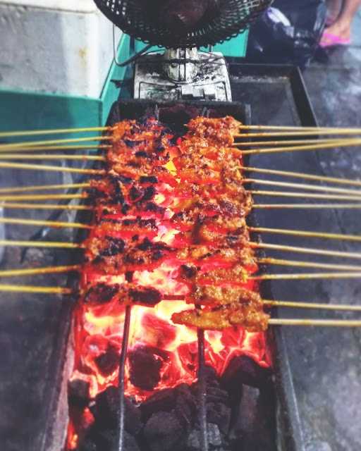 Sate Babi Bawah Pohon Bli Kawe 1