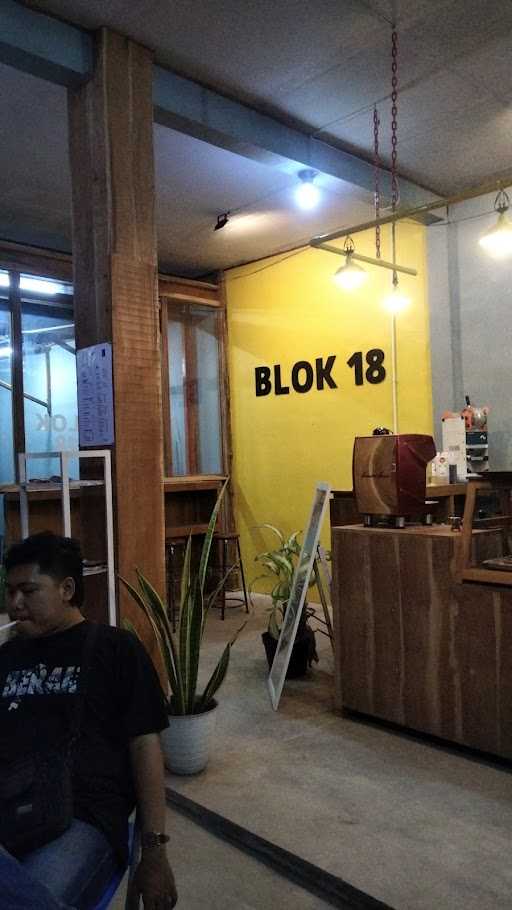 Blok18 Coffee & Space 9