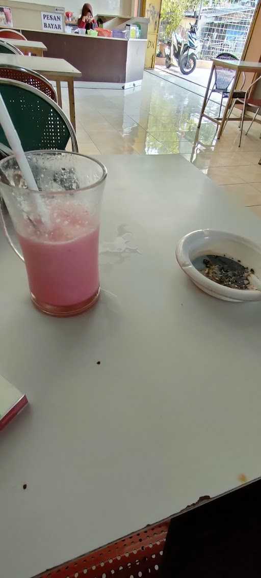 Cafe Susu Sapi Abadi 7