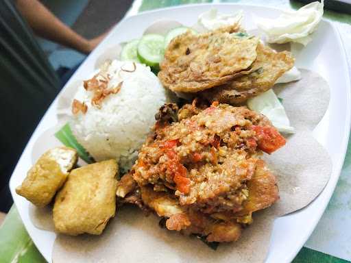 Ayam Gepuk Mbah Akung 2