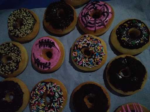 Donat Almira (Dora) 2