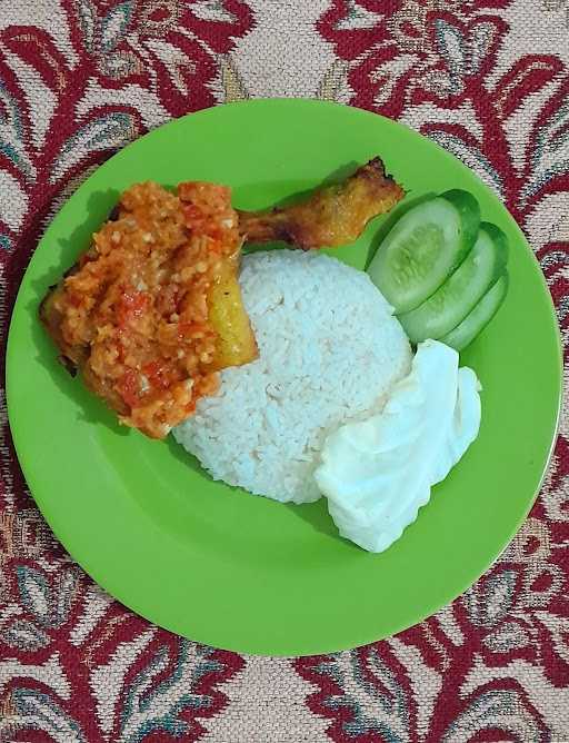 Ayam Gepuk Ibune 7