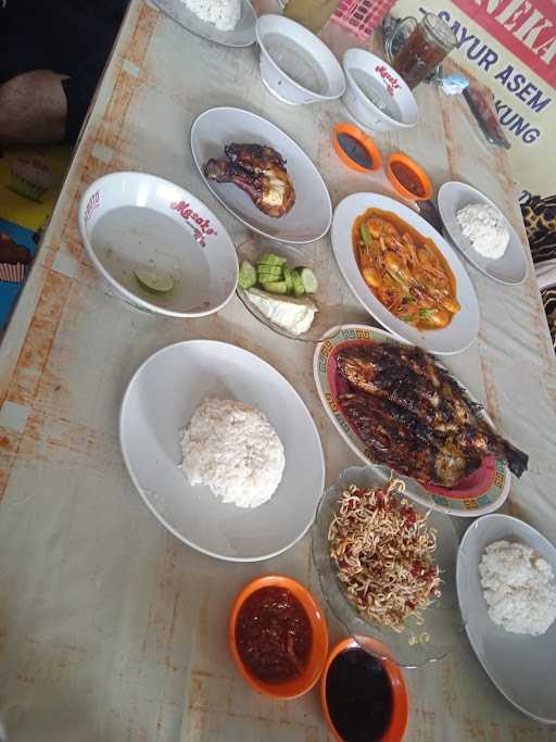 Warung Makan Lesehan Sari Laut Samudra 7