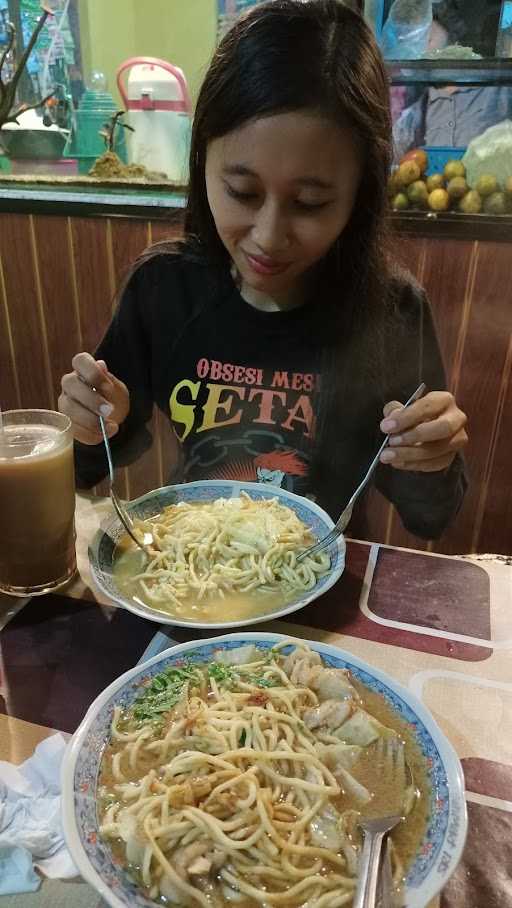 Warung Bakmi Sri Rawuhi 3