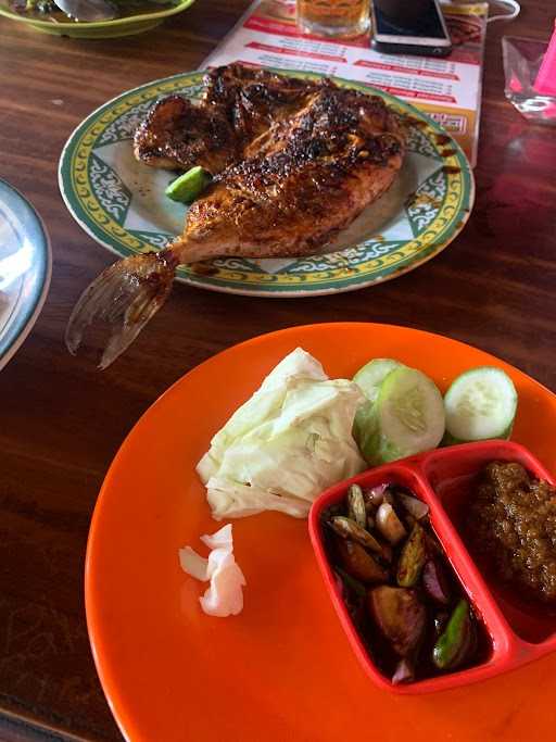 Ikan Etong Bakar Hidayah 7