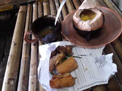 Kelapa Bakar +Es Kelapa Anggraeni 9