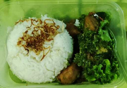 Attha Vegetarian, Pahlawan Revolusi 1