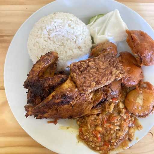 Ayam Gepuk Pak Gembus - Malaka Jaya 3