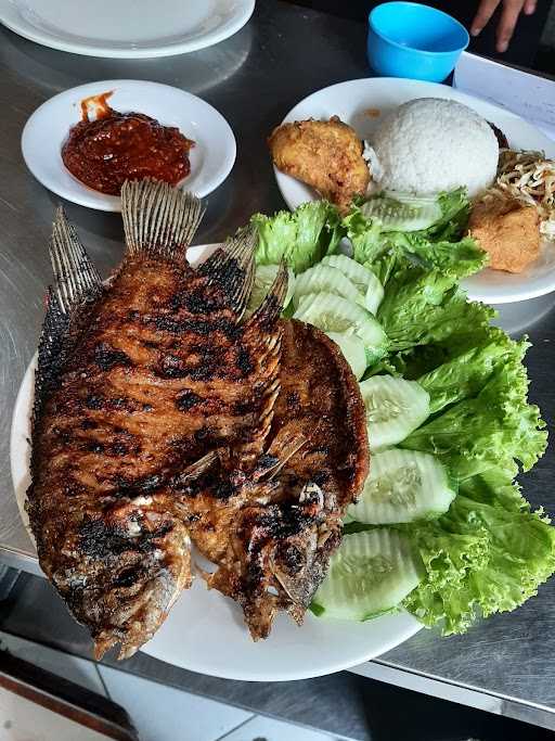 Ayam Penyet Mbah Ji 7