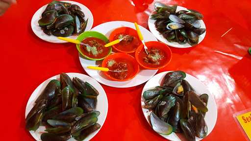 Seafood 68 (Cab. Jatinegara Timur) 7