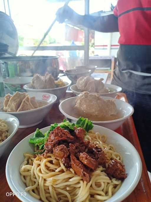 Mie Ayam & Bakso Mas Kisut 8