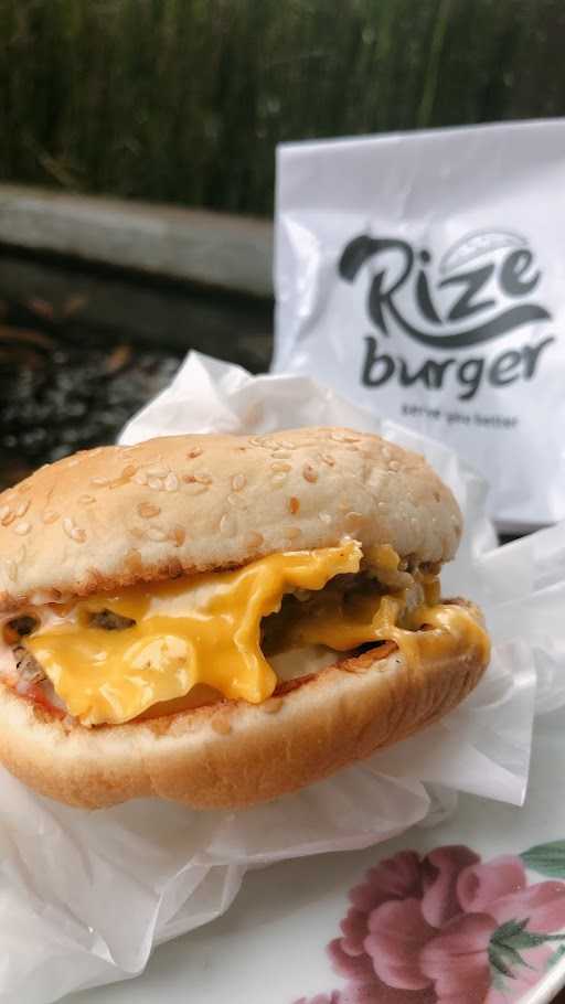 Rize Burger 4