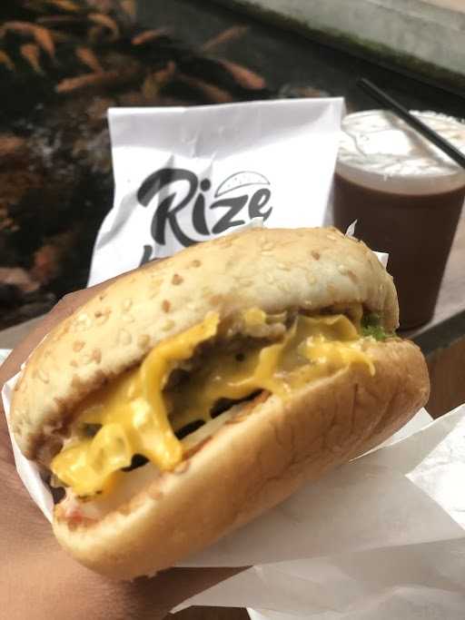 Rize Burger 2