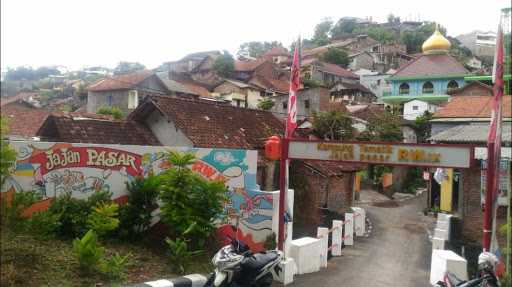 Kampung Jajan Pasar Gajahmungkur 1