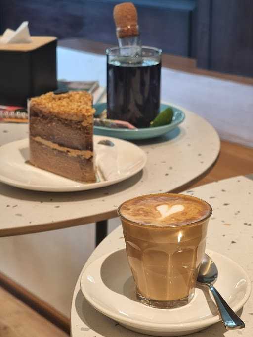 Strada Coffee & Caffe 6