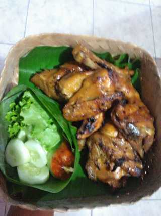 Ayam Bakar & Ayam Goreng Buto Ramingkem 2