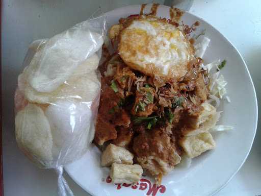 Gado Gado Bu Yem 9