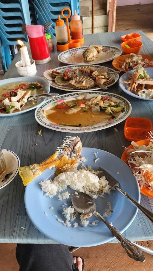 Seafood Restaurant Indah Jaya 8