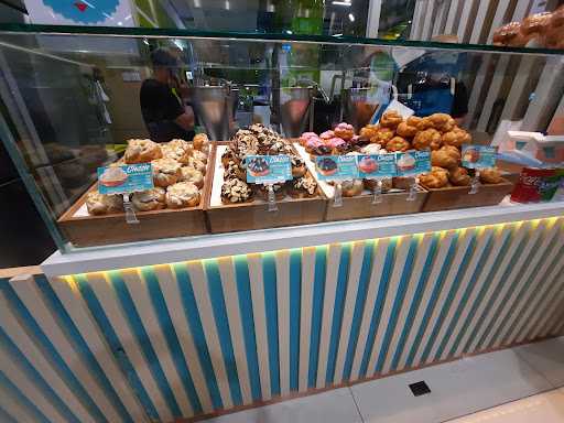 Chez Choux Stasiun Gambir 8