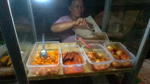 Nasi Uduk Gambir Mak Tuti Petojo 5