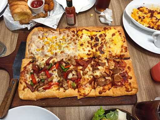 Pizza Hut Ristorante - Juanda 7