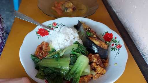 Warung Makan Bu Santi 9