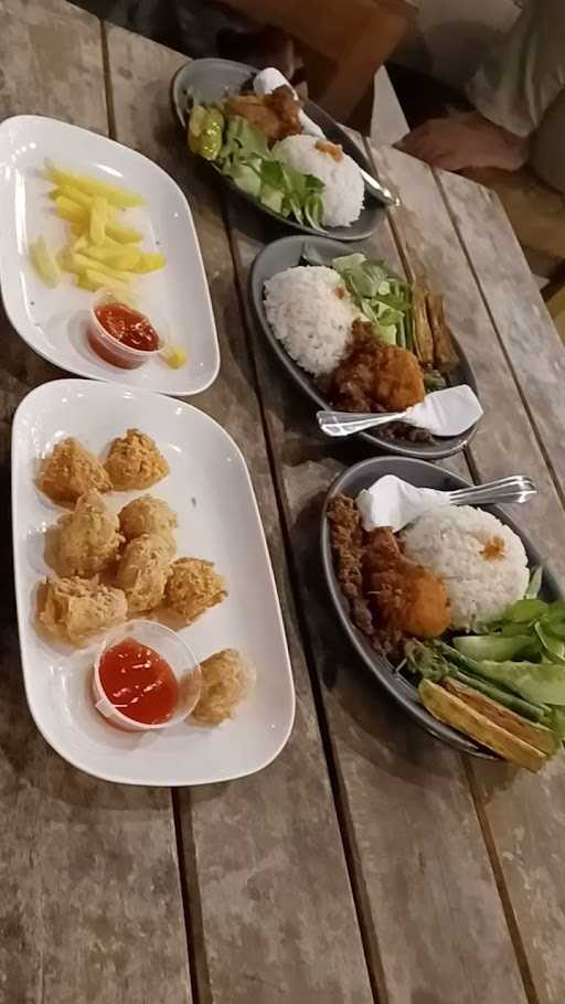 Dragon Cafe Benteng Buah Naga 6