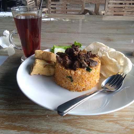 Secret Garden Cafe And Resto 6