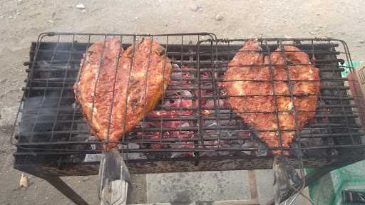 Teras Ikan Dan Ayam Bakar 6