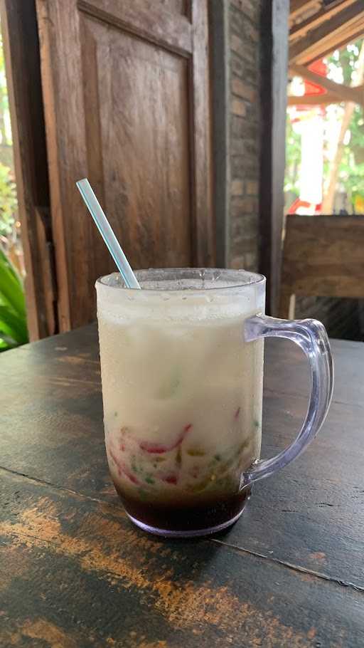 Kandang Ingkung Resto & Kopi 4