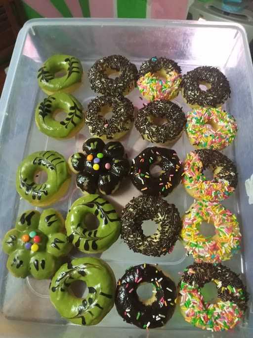 Rumah Donat Linda 6