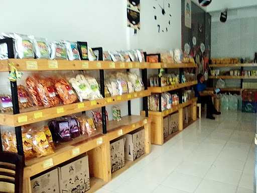 Lapis Kukus Surabaya Alesha Store 9