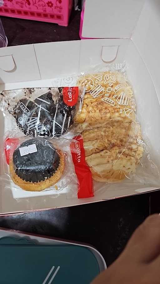 Laritta Bakery - Gayungsari 9